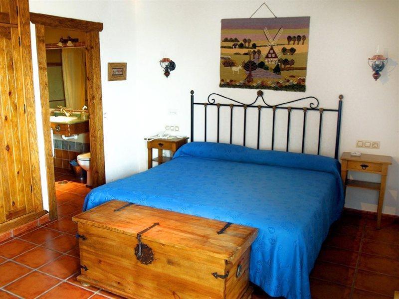 Rural Almazara Hotel 3*